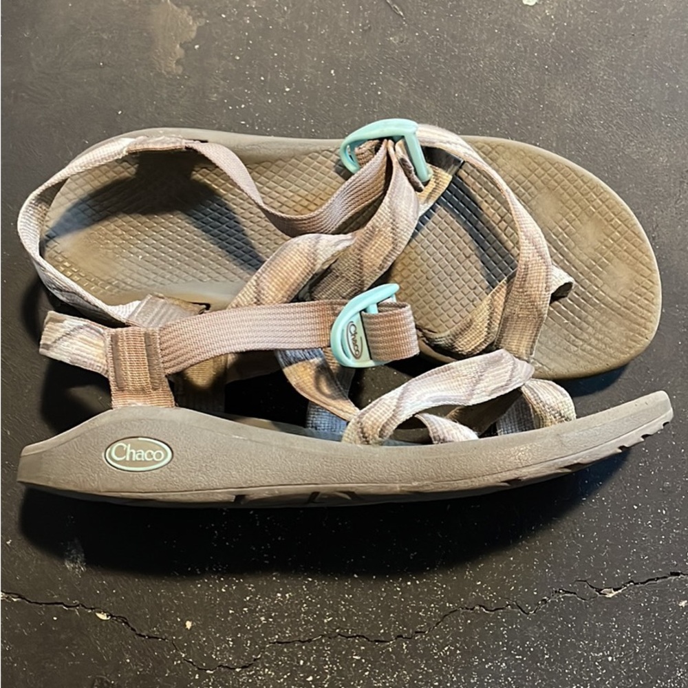 Women’s Chacos - Picture 1 of 2